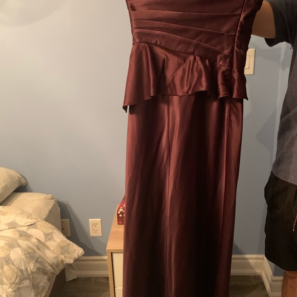 Laundry by shelli burgundy gown - Picture 3 of 7